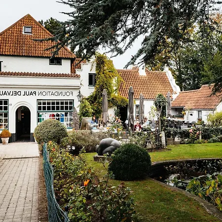 Apartment Charming Near Beach, Cleaning Included De Panne