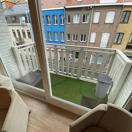 Charming Near Beach, Cleaning Included Apartment